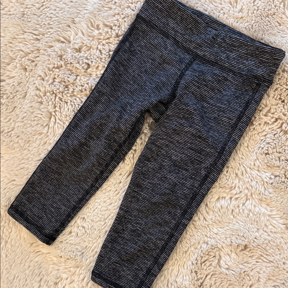 Old Navy Black and White Striped Leggings Go-Dry XS 5 5t Girls Pants